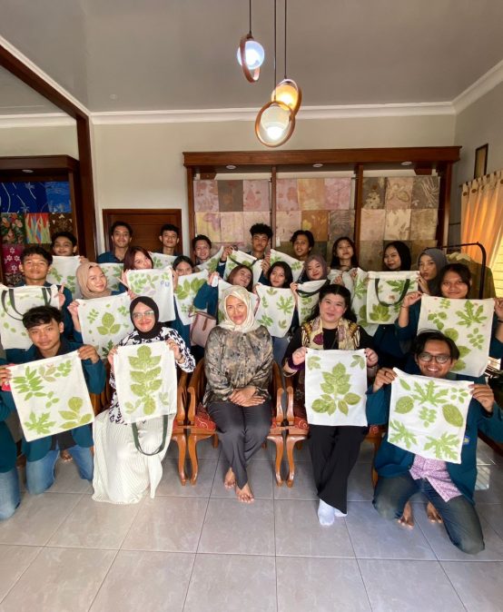 Mahasiswa Program Studi D3 Manajemen Pemasaran FEB Unila melaksanakan kunjungan ke Kahut Sigerbori